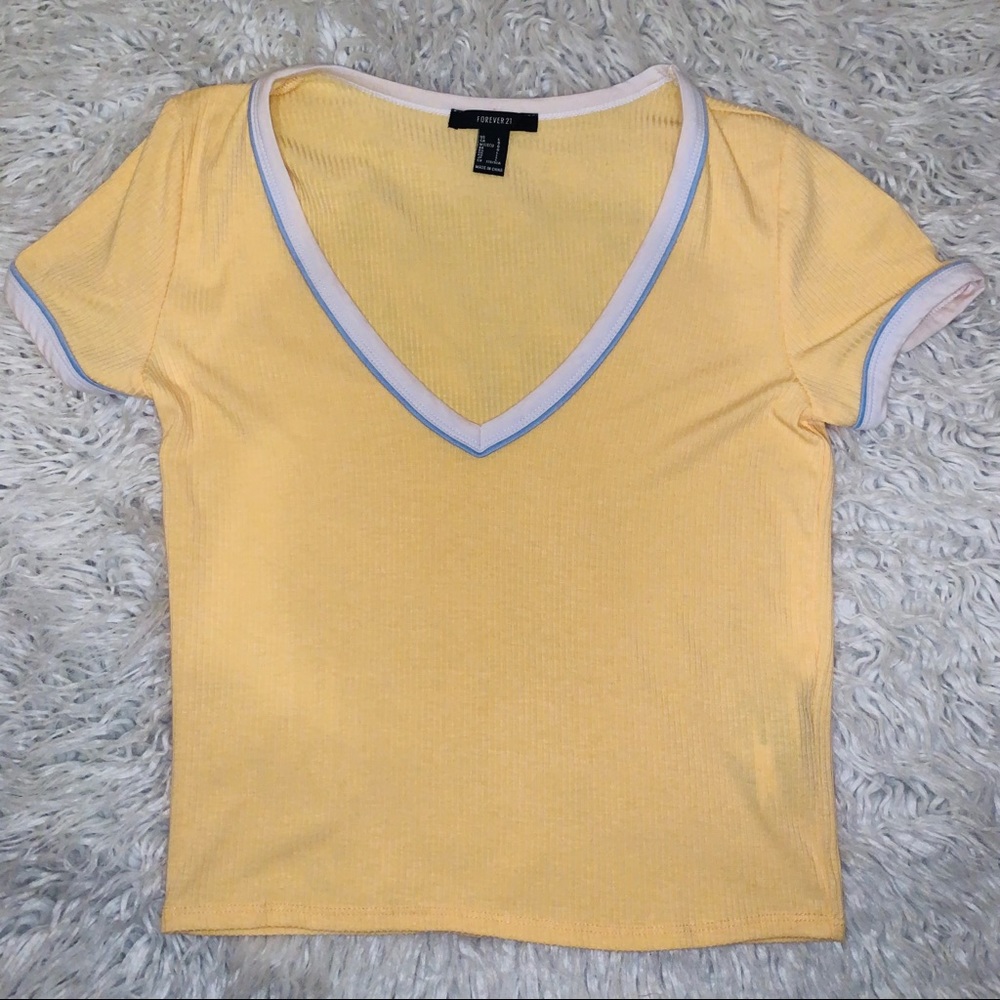 Pastel yellow crop